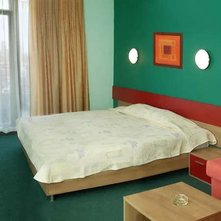 Ξενοδοχείο Kiparisite 4*